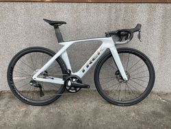 Trek Madone SL7 gen 7 PLASMA GREY PEARL 2024 - velikost M