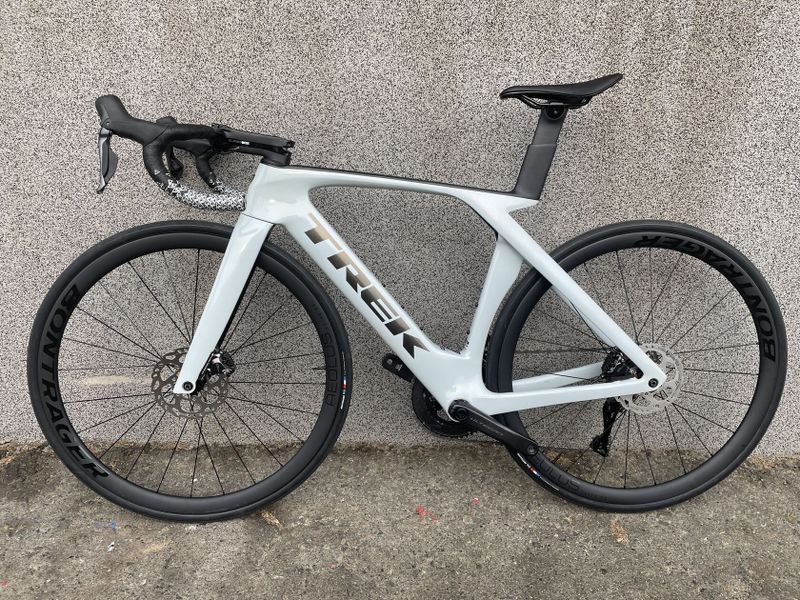 Trek Madone SL7 gen 7 PLASMA GREY PEARL 2024 - velikost M