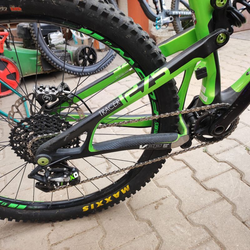 Prodám enduro celoodpružené kolo trail karbon rám sjezdové carbon Intense tracker T275 allmountain