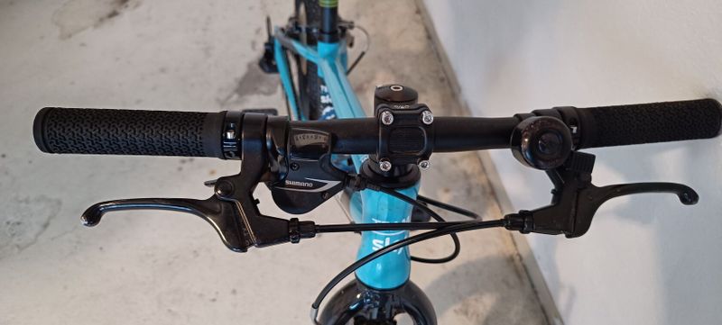 PRODÁM dětské kolo 20" FROG 52 Team Sky 