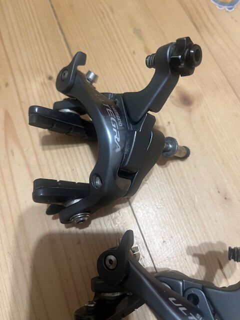 Čelisti brzdy Shimano Ultegra BR-6800, použité