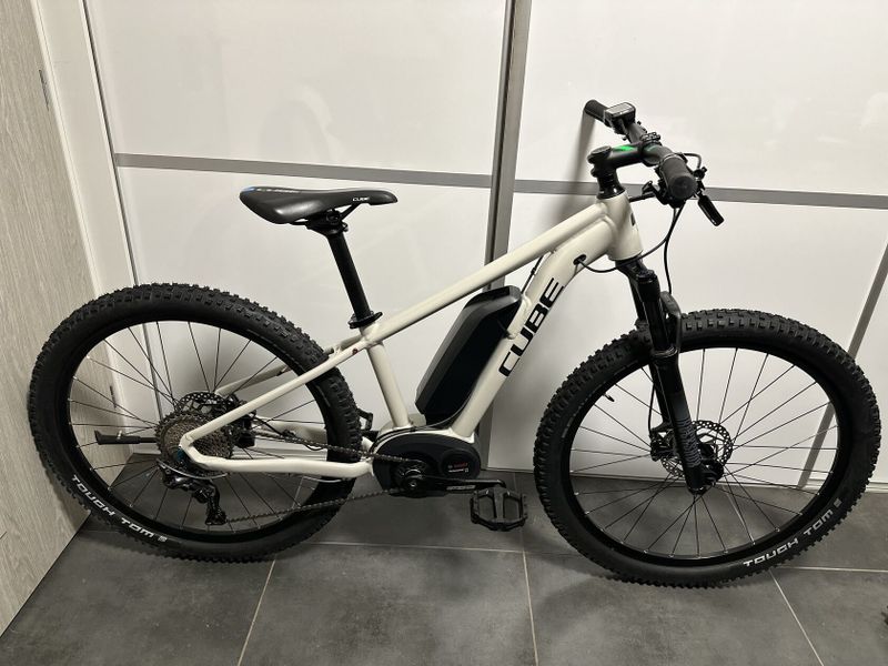 Cube Acces Hybrid Race 500