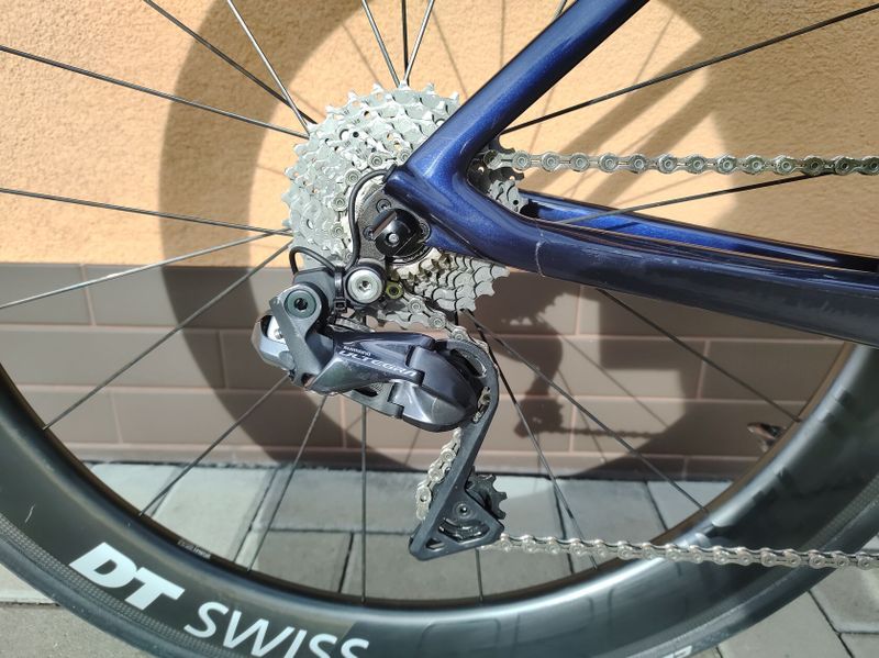 Canyon Aeroad CF SL Ultegra Di2 v barvách Movistar