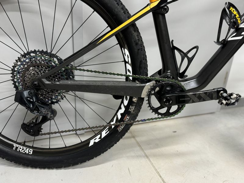 Prodám CANYON LUX CF SLX 9.0