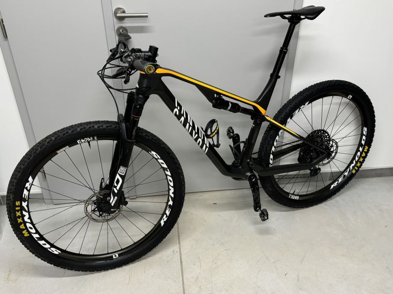 Prodám CANYON LUX CF SLX 9.0