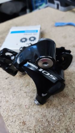 Silniční přehazovačka a přesmykač Shimano 105 (2x11 speed)