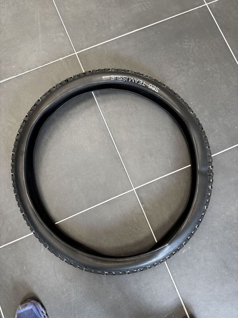 Plášť Bontrager SE6 29x2.50