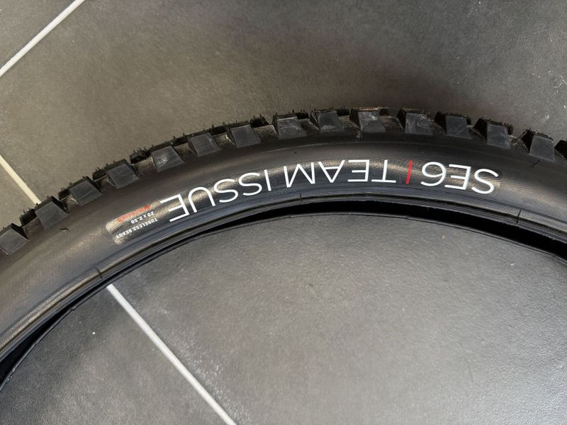 Plášť Bontrager SE6 29x2.50