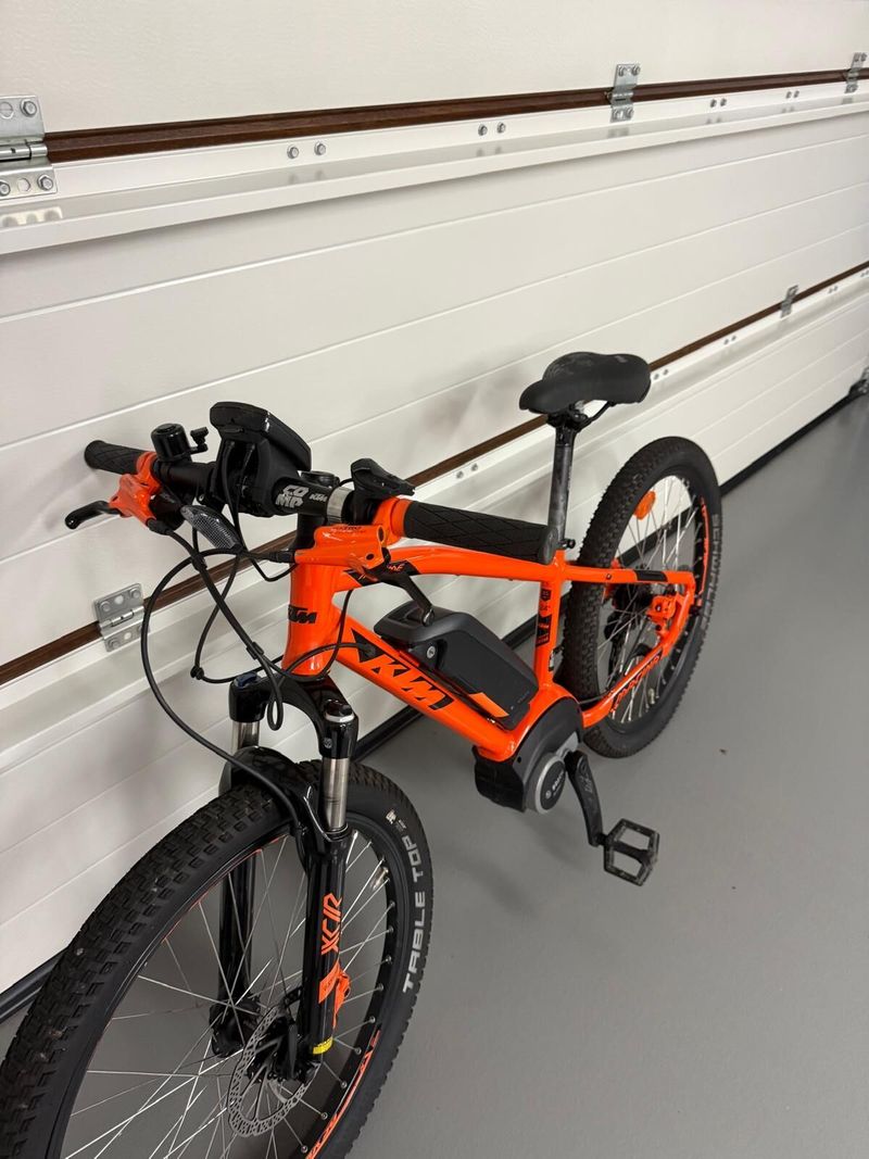 Dětské elektrokolo KTM, kola 24“ 2 kusy