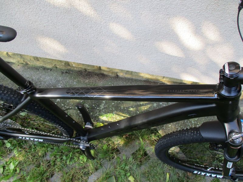 Nové 29" kolo Maxbike M909 19", vidlice Suntour Axon RL-RC air, Shimano XT/SLX 1x12, BOOST pevné osy