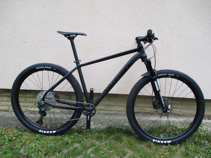 Nové 29" kolo Maxbike M909 19", vidlice Suntour Axon RL-RC air, Shimano XT/SLX 1x12, BOOST pevné osy