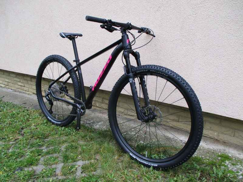 Nové 29" kolo ROZZO Grace, vzduchová vidlice Manitou Markhor, osazení Shimano Deore1x12, pevné osy