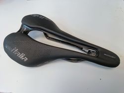 Nové Selle Italia SLR Boost Kit Carbonio Superflow - L3, plná záruka