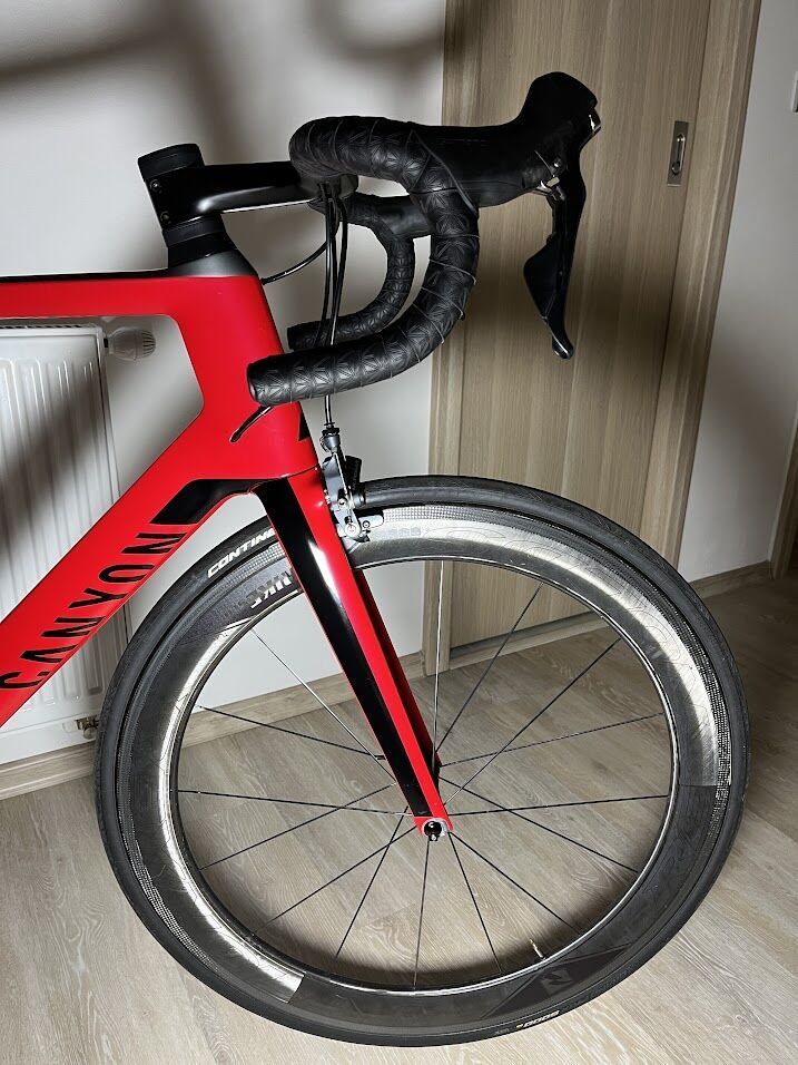 Canyon AEROAD SLX, Ultegra, karbon kokpit a kola REYNOLDS, triatlonová hrazda, 7.265kg