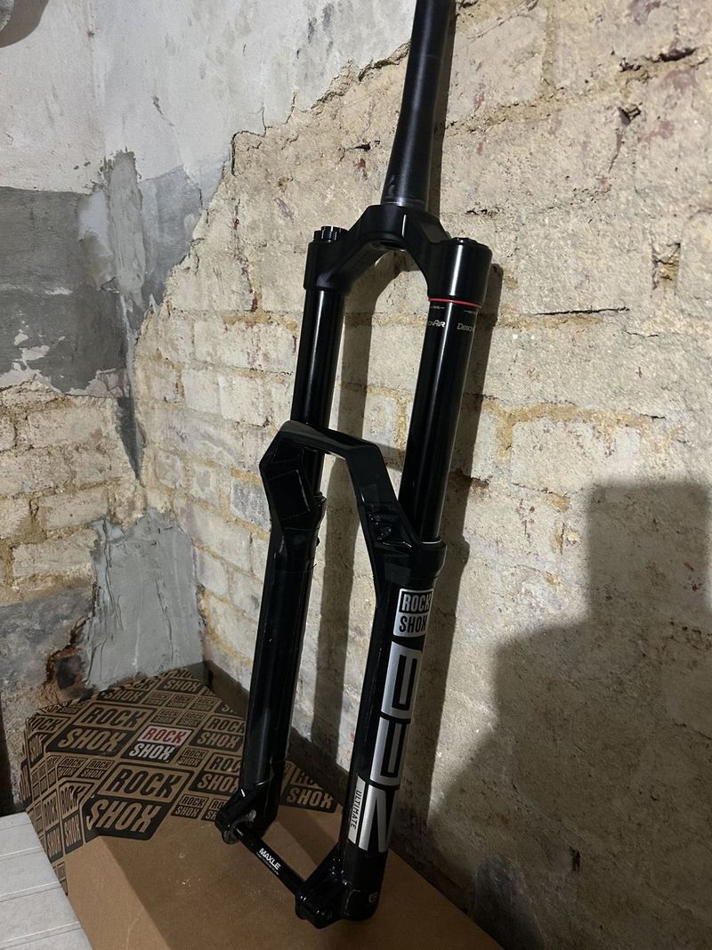 RockShox ZEB Ultimate 180mm Buttercups r29 r.v. 2023