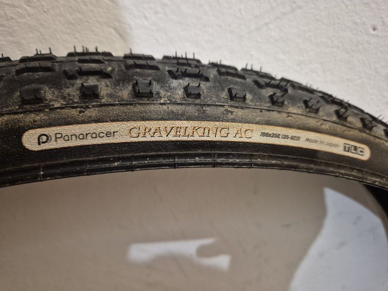 Panaracer GravelKing AC 700x35C plášť černá kevlar - 2 kusy