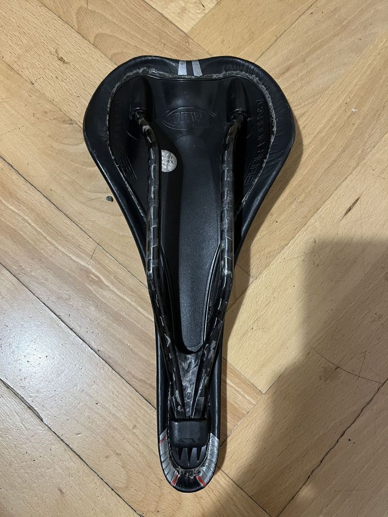 Selle italia SLR 135g karbon