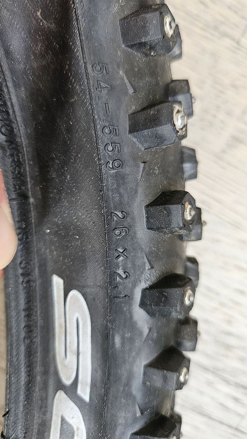 Schwalbe Ice Spiker evo TLR 26x2.10 - cena za 2 kusy