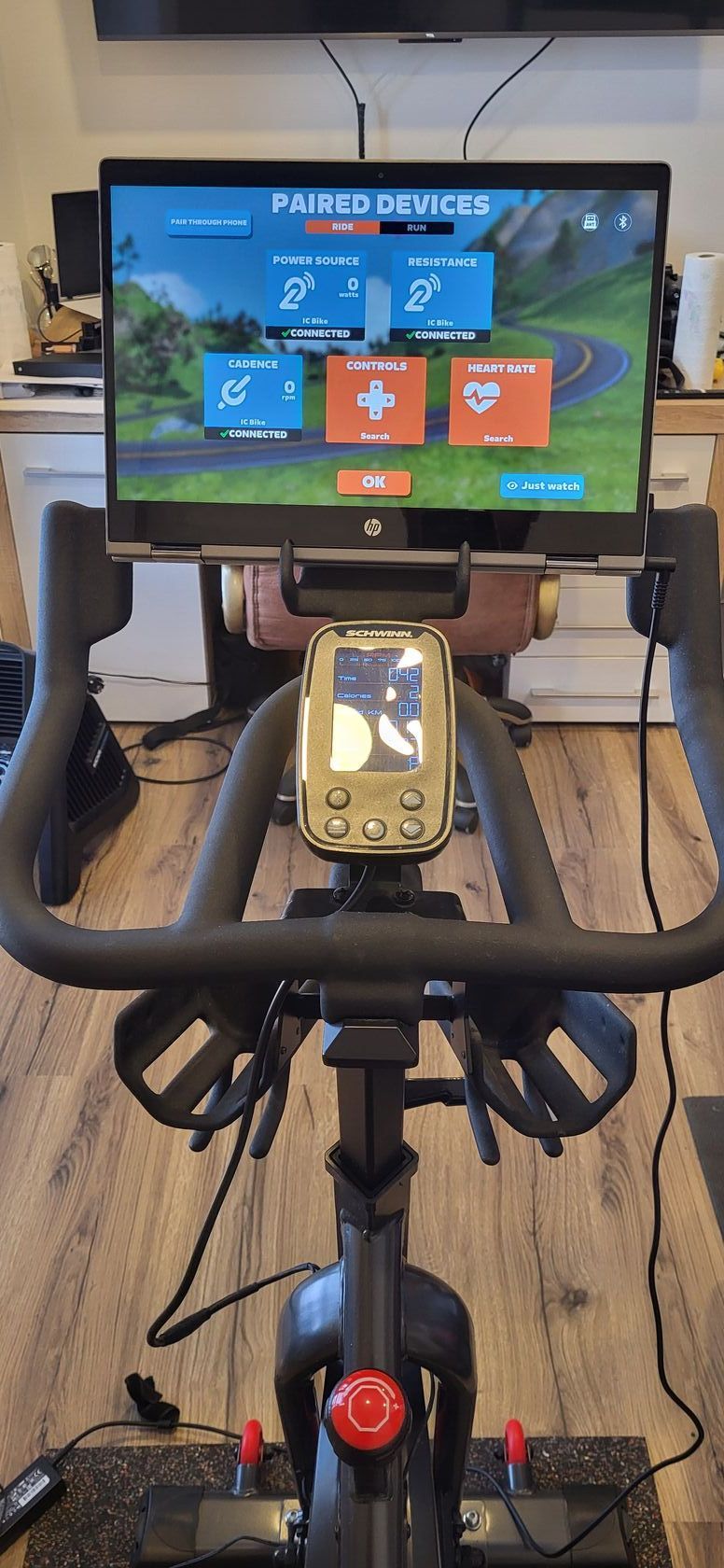 Cyklotrenažér SCHWINN IC800 Zwift