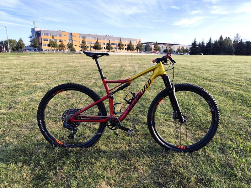 Specialized Epic karbon - AXS, DT Swiss 1200, vel.L, po servisu a upgradu odpružení