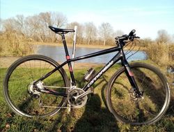 Gravel Cannondale na sadě Shimano "105" 2x11sp. Hydraulické kotouč. Brzdy, rovná řídítka, vel. M