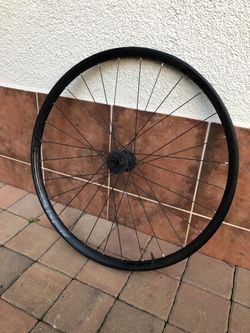 Bontrager Line comp 30 29" přední