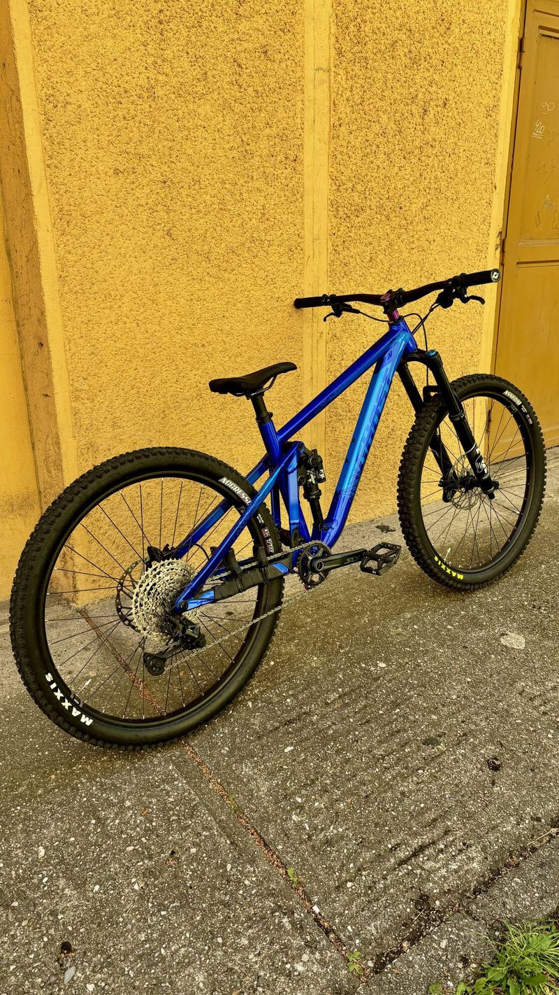 Prodám enduro kolo GHOST Riot AM Essential 29 Blue/Ocean Blue