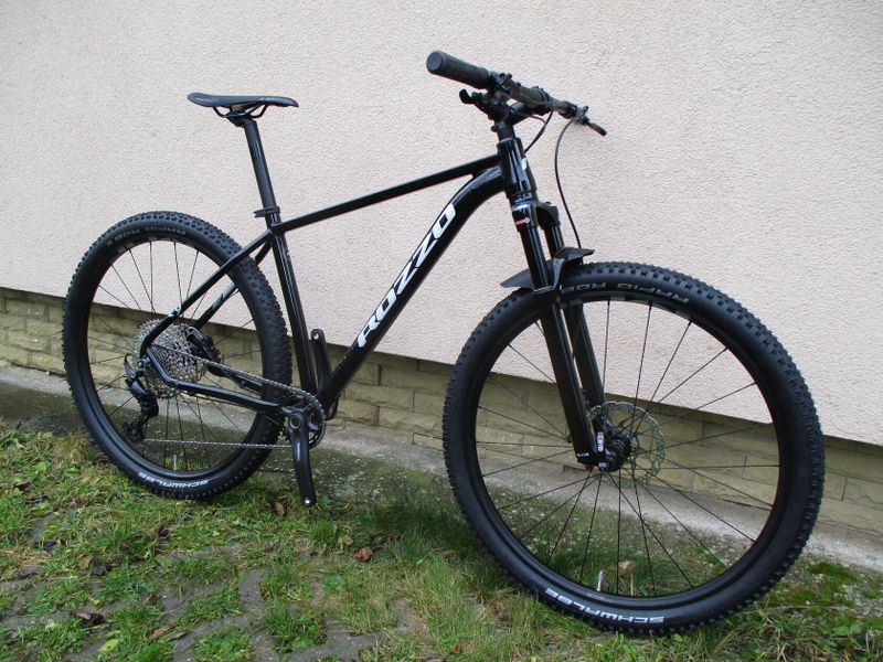 Nové 29" kolo ROZZO BOOST, vzduchová vidlice Suntour Raidon 34, osazení Shimano Deore1x12, pevné osy