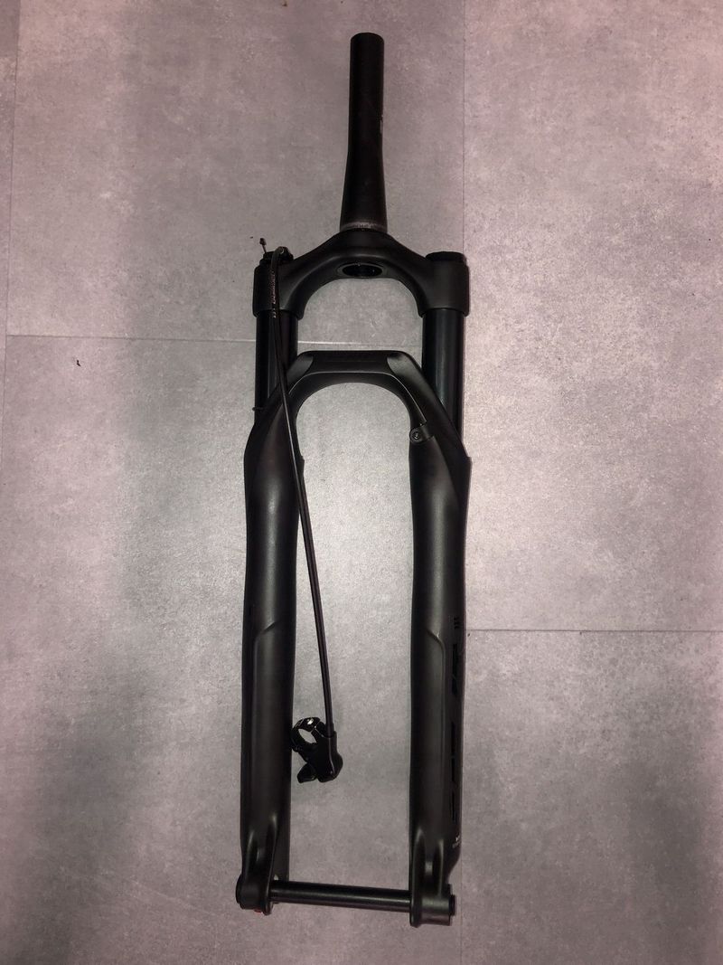 GIANT CREST 34 RRL 100MM 29" FORK BLACK