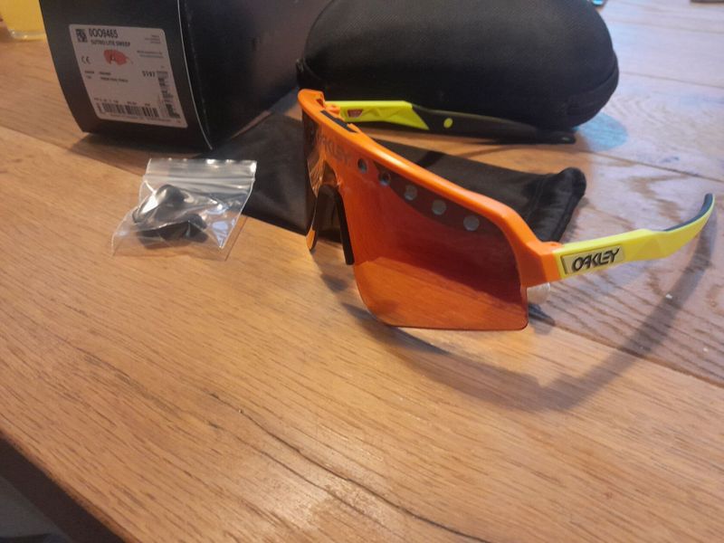 Oakley Sutro Lite Sweep 