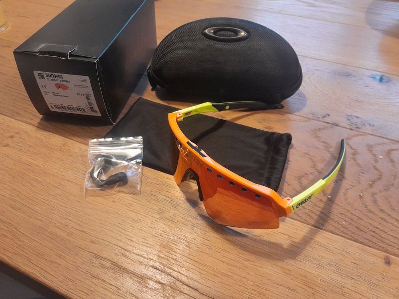 Oakley Sutro Lite Sweep 