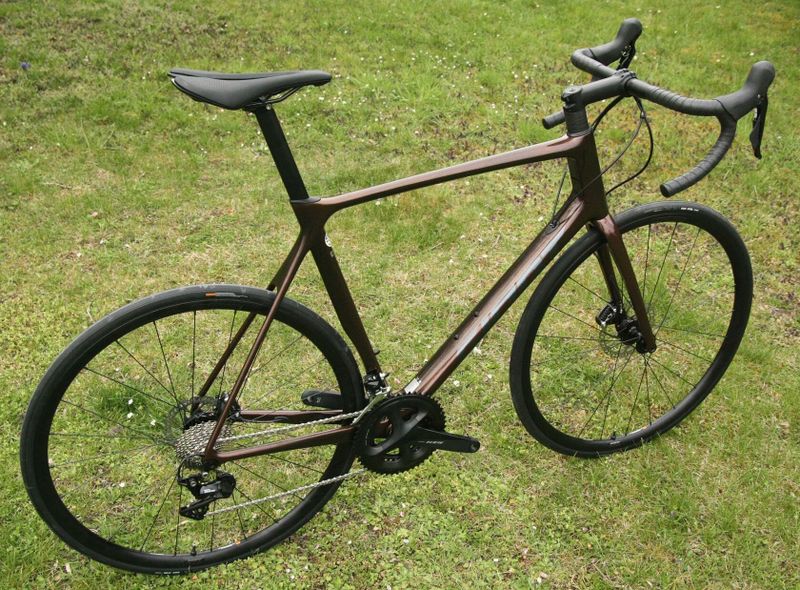 GIANT TCR Advanced 2 Disc Hematite 2023 XL – závodní silnička s karbonovým rámem – NOVÁ