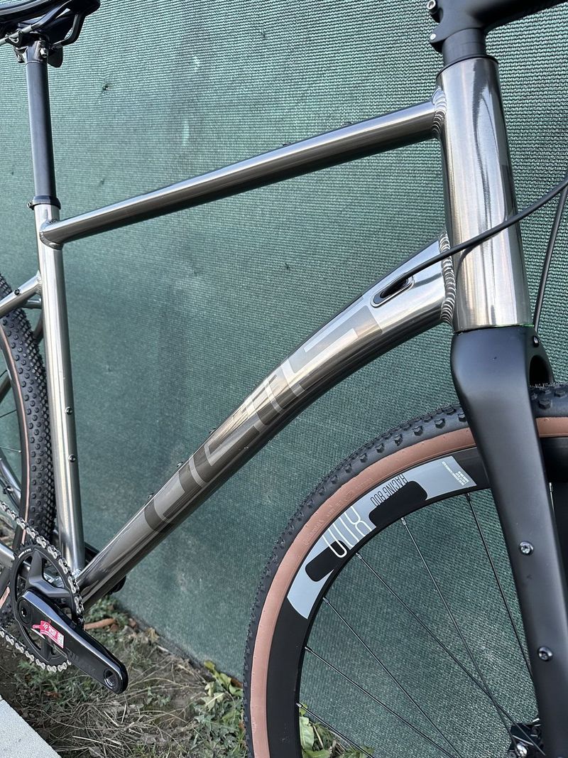 Gravel Pells Raw Grey Sram Rival XPLR AXS 12s