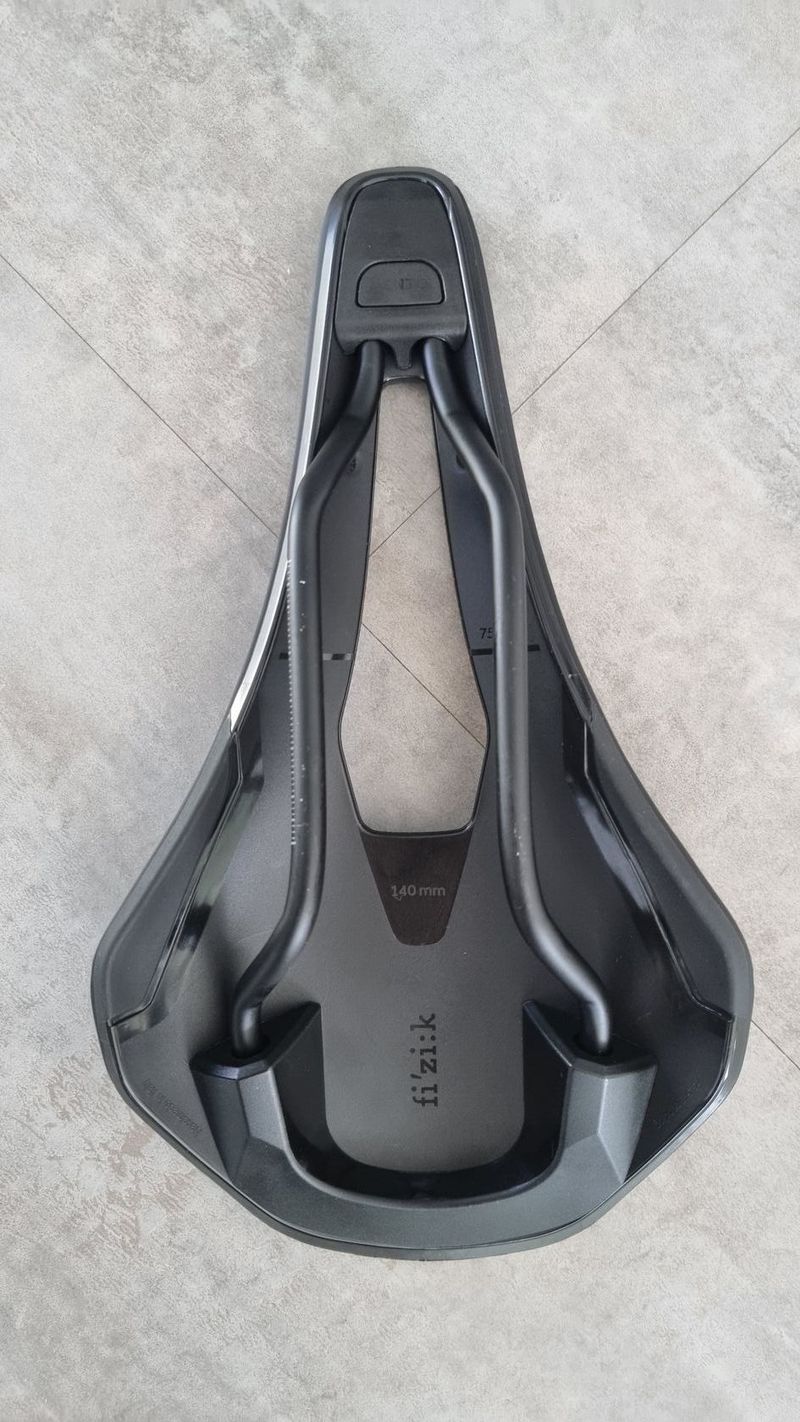 Sedlo Fizi:k Vento Argo 140 mm