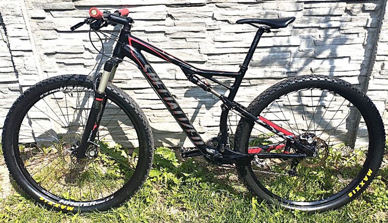 Specialized Epic celoodpružené kolo v dobrém stavu