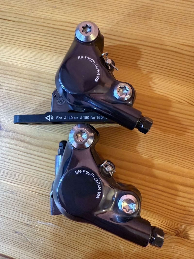 Silniční brzdové třmeny Shimano Ultegra BR-R8070