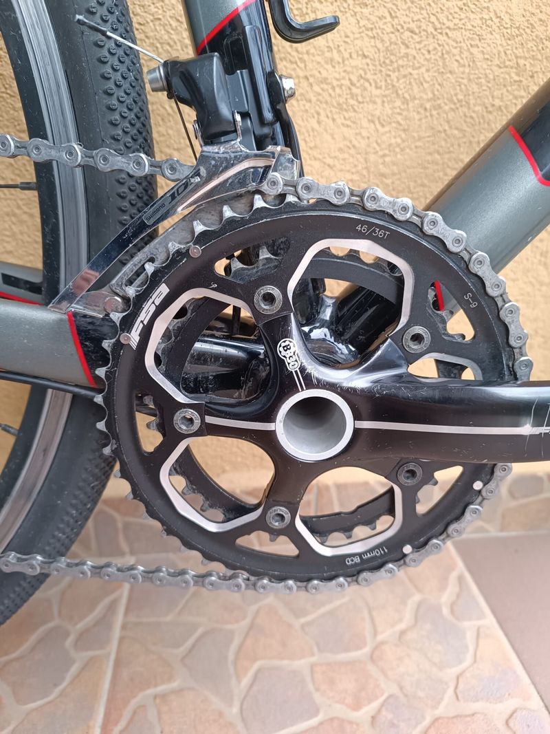 Specialized CruX vel. 56 (pro postavu +-180cm), upgr. Shimano 105 2x10 + další komponenty k tomu 