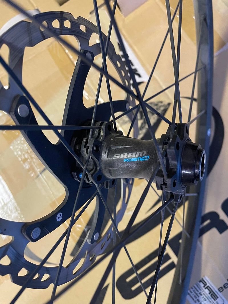 SRam Roam 40