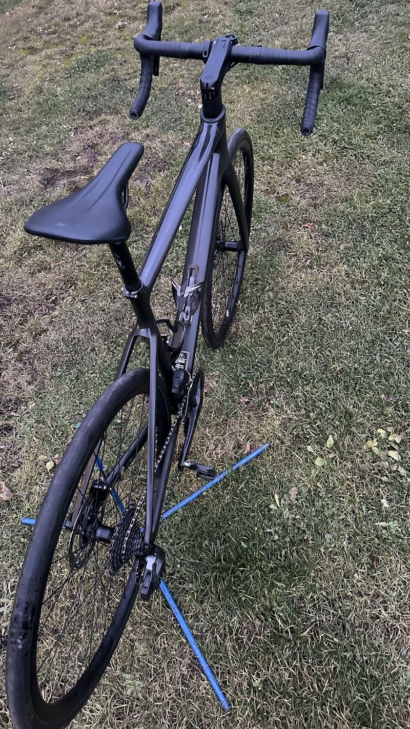 SILNIČNÍ KOLO SCOTT ADDICT 10 CARBON BLACK