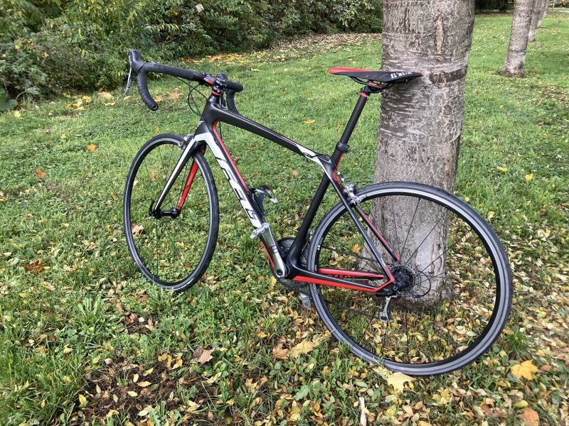 FELT Z6 celocarbon + GARMIN snímače