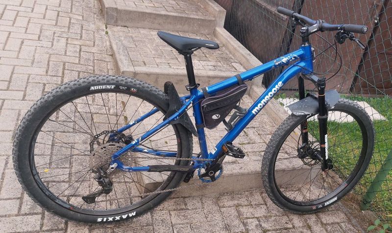 FAT BIKE Mongoose Argus Comp, odpružená vidlice + obutá kola 29"