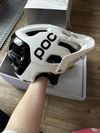 POC Tectal Race MIPS přilba Hydrogen White/Uranium Black