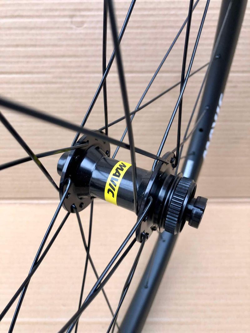 Kola MAVIC COSMIC S 42 Disc CL Carbon UST - 1660 g