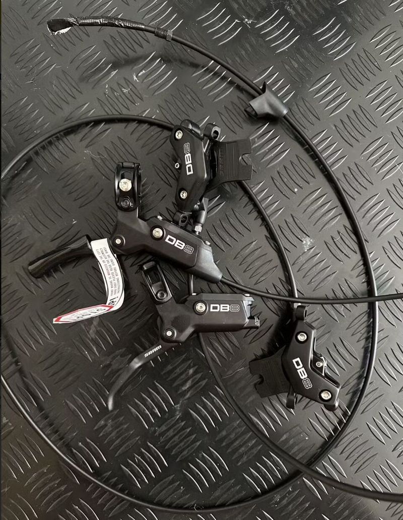 Sram DB8 + kotouče 203mm