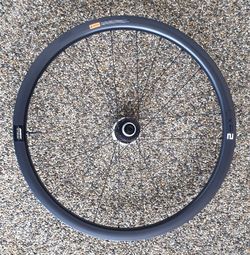 GIANT CXR-2 Carbon Disc Hookless – odolná karbonová disková kola pro gravel biky - NOVÁ