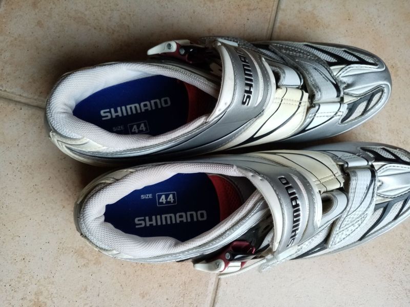 2x silniční tretry: Shimano a NorthWave, oboje v. 44