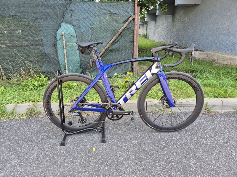 Trek Madone SL gen.6 vel. 56, Ultegra Di2 12s, wattmeter, možná výměna