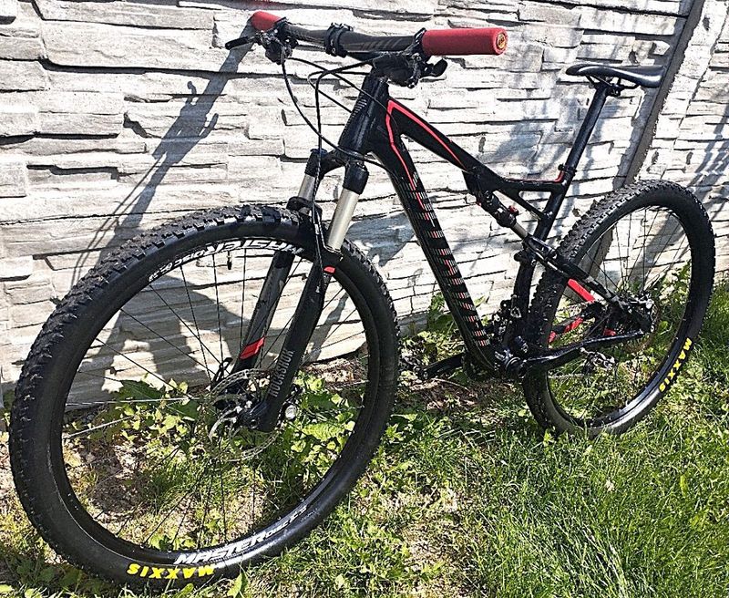 Specialized Epic celoodpružené kolo v dobrém stavu