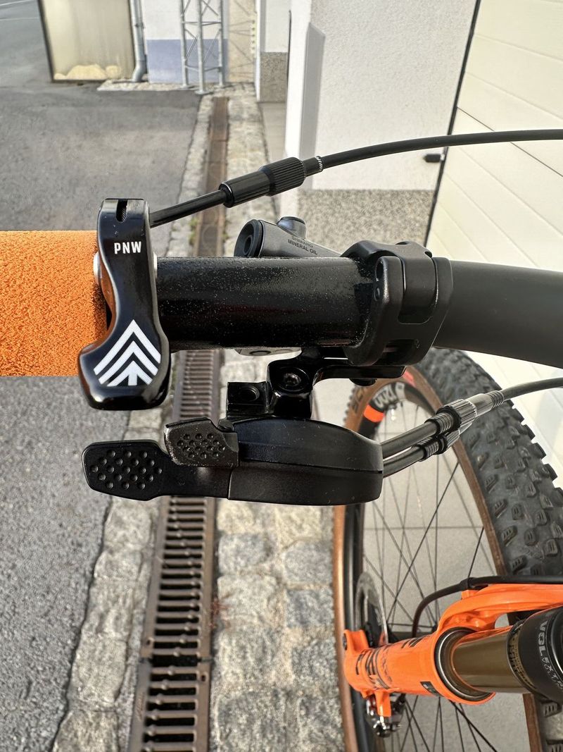 KTM EXONIC TOP STAV 