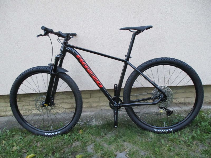 Nové 29" kolo ROZZO BOOST, vzduchová vidlice Suntour Raidon 34, osazení Shimano Deore1x12, pevné osy